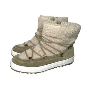 Blondo Tan and Cream Ankle Boots